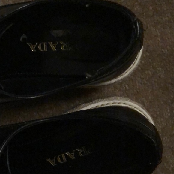 Authentic Prada Oxford - Picture 5 of 8